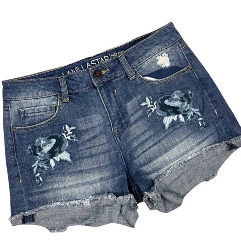 Vanilla Star Mid Rise Embroidered Jean Shorts 5 Boho